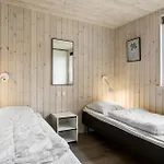 בית נופש Amazing In With Sauna *
